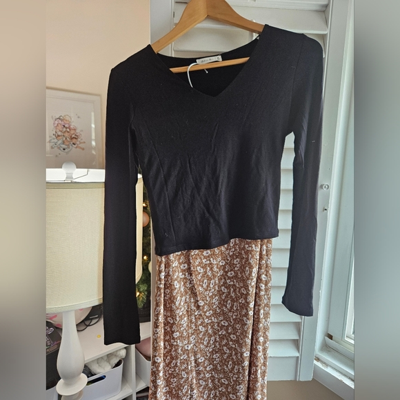Selling as a set! BRAND NEW W/TAGS long skirt and black long sleeve comfy top - Picture 3 of 9